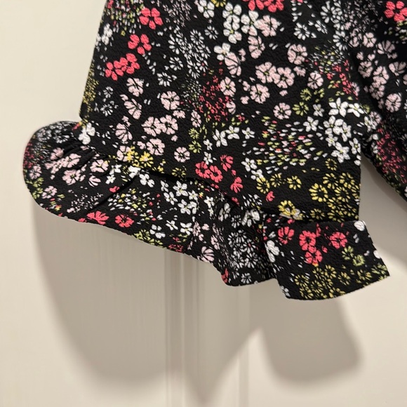 NWT CeCe Floral Top - Picture 6 of 11